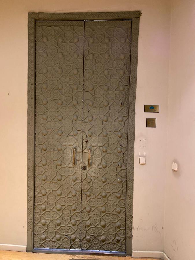 Opera Roost Guest house